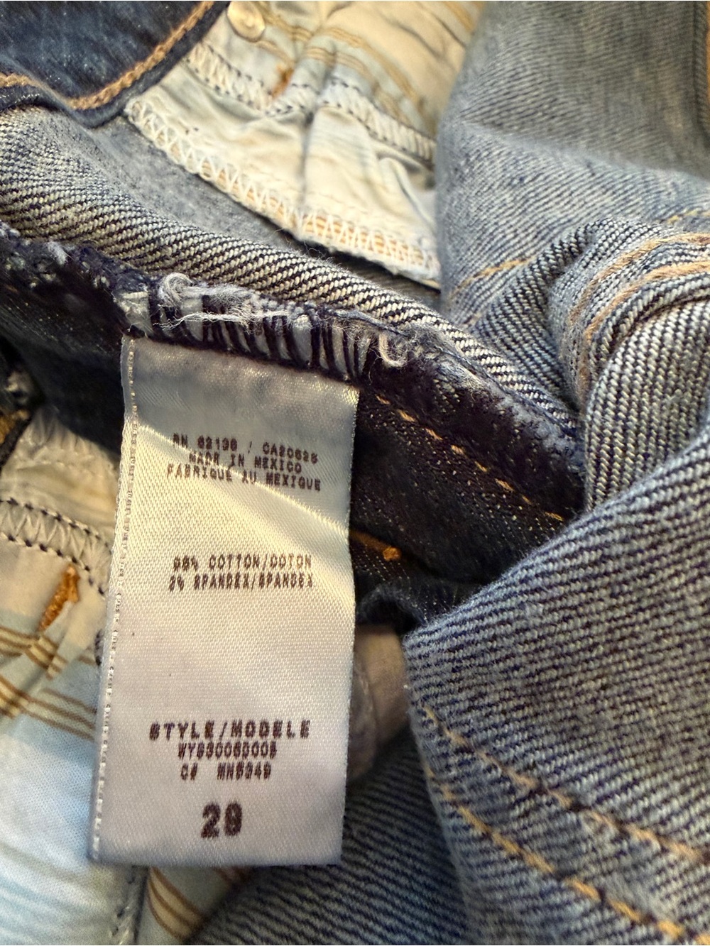 Guess Denim Jeans-Rhinestone Cross Back Pockets-Low Rise-Size 29x32-Seem New - Picture 10 of 10